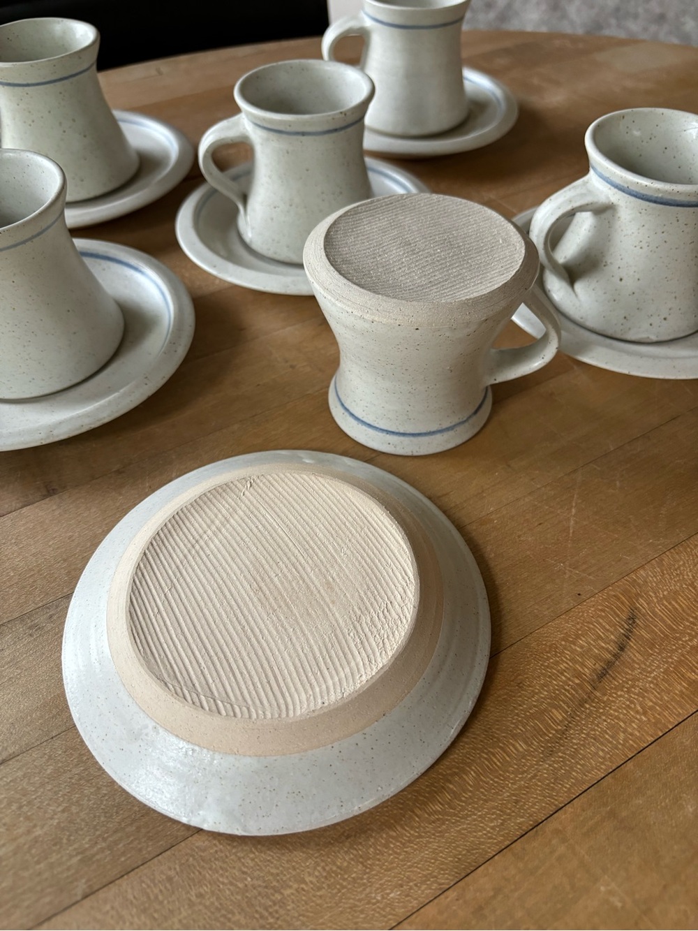 Vintage Studio Pottery Cups/Saucers - Picture 5 of 8